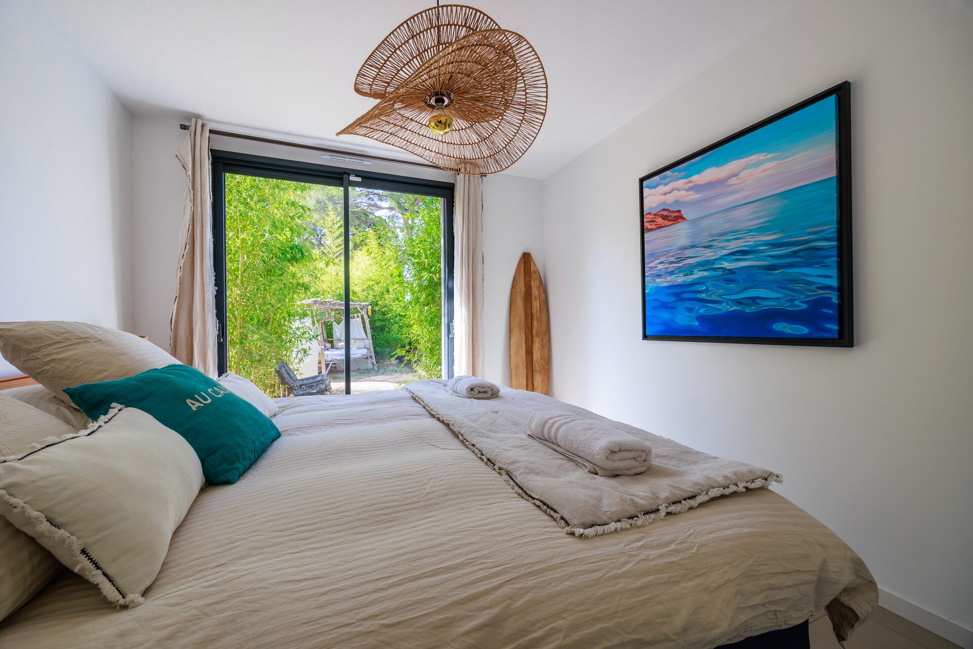 Chambre design villa Cassis — hébergement haut de gamme 10 personnes Provence
